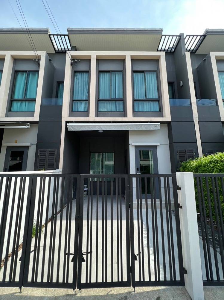 For RentTownhouseSamut Prakan,Samrong : Townhome for rent, Pleno Sukhumvit-Bangna, near Mega Bangna, only 6 minutes.