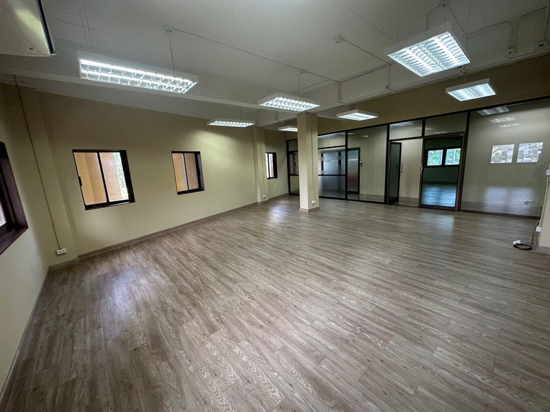 For RentOfficeSapankwai,Jatujak : For Rent Bangkok Office Lat Phrao BTS Ha Yaek Lat Prao MRT Phahonyothin Chatuchak BRE20130