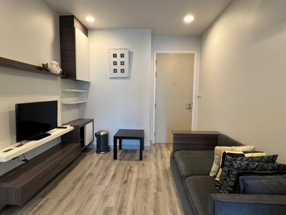 For RentCondoSathorn, Narathiwat : ( U20240711100 ) Pls call: 096-2479369✨ FOR RENT Centric Sathorn St.louis / 1 bedroom , 1 bathroom , 35 Sq.M. , Corner Unit, Nice Room!