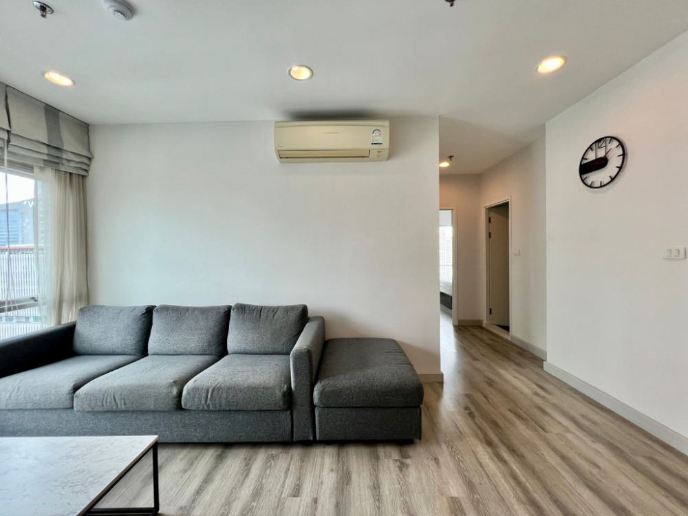 For RentCondoSathorn, Narathiwat : ( U20240725200 ) FOR RENT Centric Sathorn St.louis Condo , 2 bedroom, 2 bathroom, 60 Sq.m. Nice room BTS St.Louis