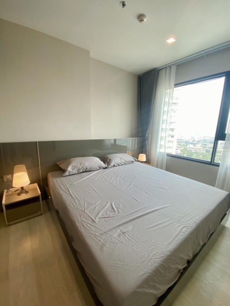 For RentCondoWitthayu, Chidlom, Langsuan, Ploenchit : Life One Wireless :35 sq m. 31th floor, BTS Ploenchit, beautiful room, fully furnished soft creamy white furniture, complete electrical appliances