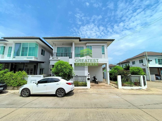 For SaleTownhouseMin Buri, Romklao : Fullsiri Preeva Village Nong Chok-Pracha Samran, urgent sale, 2-story semi-detached house, area 40 sq m, corner plot, next to the main road. Price negotiable