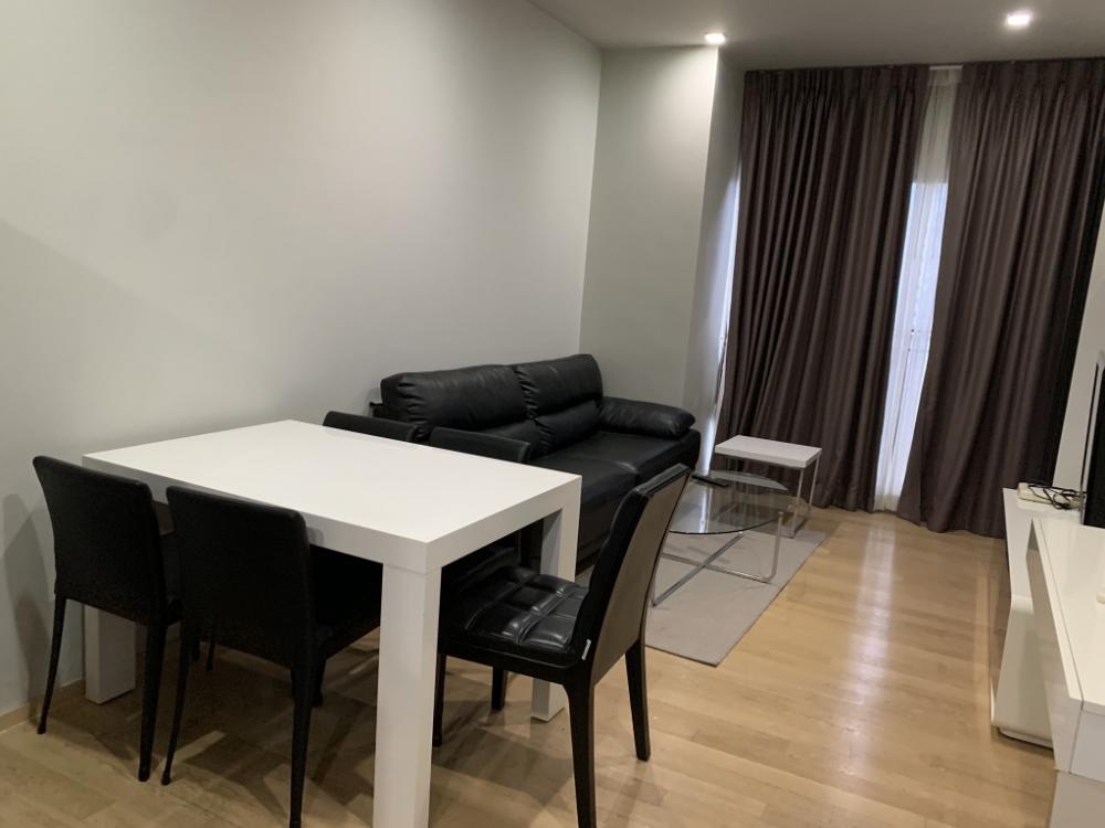 For RentCondoSukhumvit, Asoke, Thonglor : ***Condo for rent, Noble Refine, 15th floor, BTS Phrom Phong, 1 bedroom, 1 bathroom.