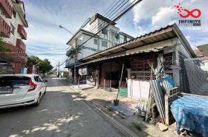 For SaleLandKasetsart, Ratchayothin : Land for sale with building, 100 square meters, Lat Pla Khao Road.