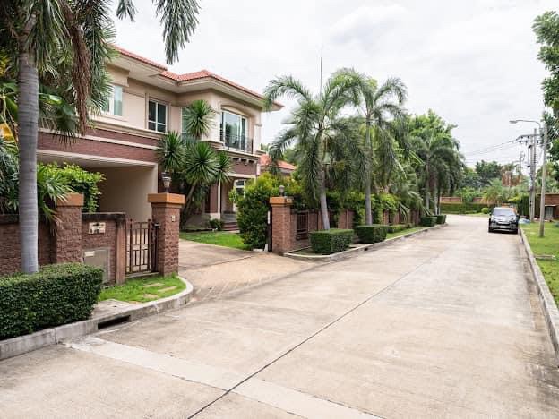 For SaleHouseRama5, Ratchapruek, Bangkruai : ♦ Super Luxury ♦ 2 storey Single house 174.00 sq.w. | 4 Beds, 4 Parking | Near DBS International School 5 mins, Villa Market Chic Republic Chaiyaphruek 5 mins