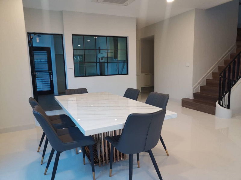 For RentHousePattanakan, Srinakarin : For Rent Bangkok Single House Nantawan Rama 9-New Krungthepkreetha Krungthep Kreetha Saphan Sung BRE19412