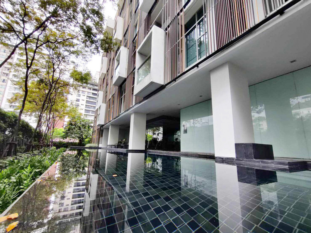 For SaleCondoSukhumvit, Asoke, Thonglor : Condo for sale, Via 31 (Soi Sukhumvit 31), swimming pool side, room size 47 sq m, luxury low rise condo, 8 floors, designed in Japanese Zen style.