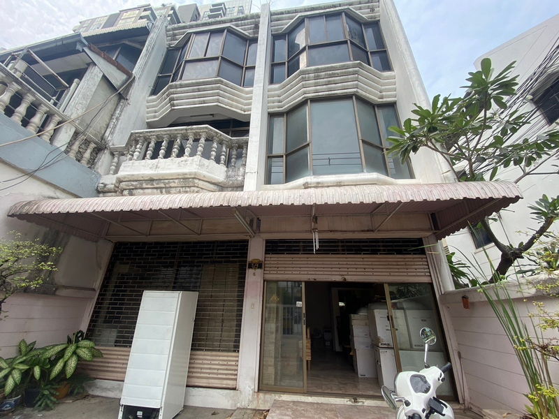 For RentRetailKhlongtoei, Kluaynamthai : For Rent Bangkok Retail Sukhumvit BTS Phrom Phong Watthana BRE18919