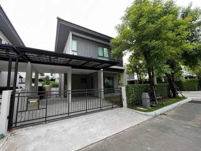 For SaleHouseLadkrabang, Suwannaphum Airport : For Sale Bangkok Single House Baan Klang Muang The Edition Rama 9 - Onnut Chonburi Motorway Prawet BRE18397