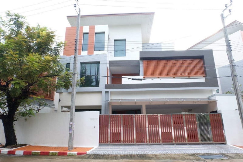 For SaleHouseSamut Prakan,Samrong : For Sale Samut Prakan Single House Kristada Nakhon 21 Village Bangna - Trad Road Bang Phli BRE18380