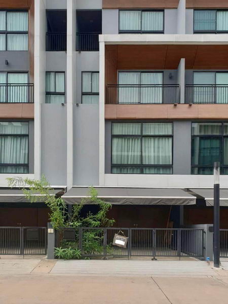 For RentTownhousePattanakan, Srinakarin : For Rent Bangkok Town House Arden Pattanakarn Phatthanakฟan Suan Luang BRE17904