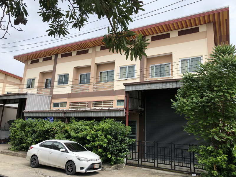 For SaleTownhousePathum Thani,Rangsit, Thammasat : For Sale Pathum Thani Town House Kanchanaphisek Lat Lum Kaeo BRE17377