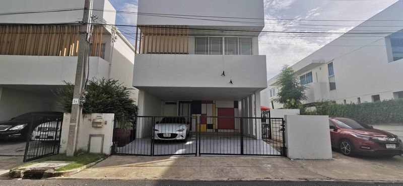 For SaleHouseLadkrabang, Suwannaphum Airport : For Sale Bangkok Single House Courtyard Villa Rama 9-Wongwaen Kanchanaphisek Saphan Sung BRE17320