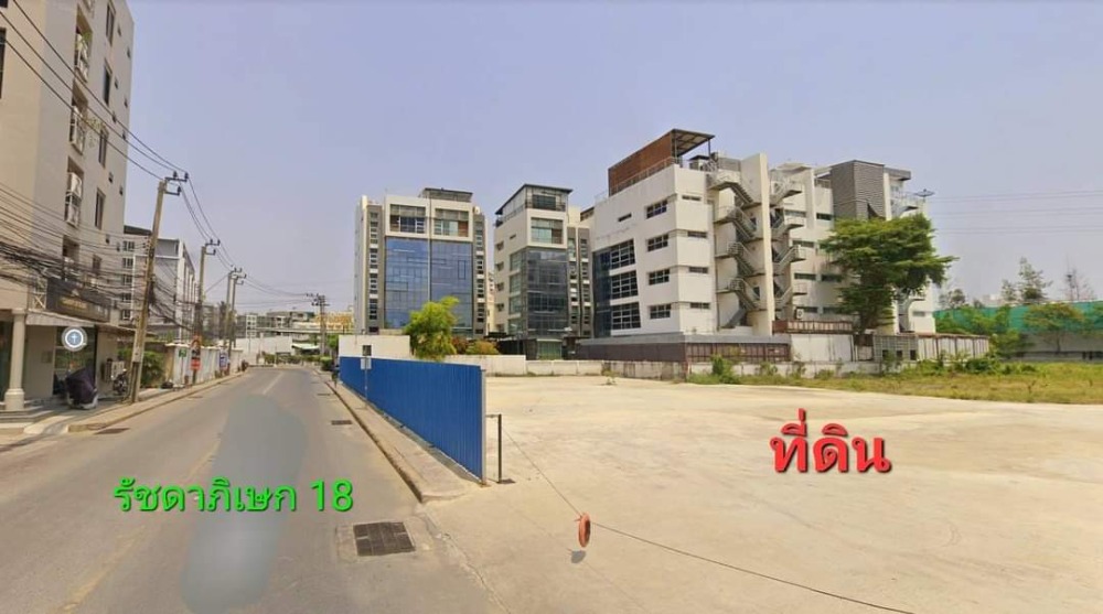 For SaleLandRatchadapisek, Huaikwang, Suttisan : Beautiful plot of land for sale in Soi Ratchada 18, good location, near MRT Sutthisan, only 400 meters from Ratchadaphisek Road.