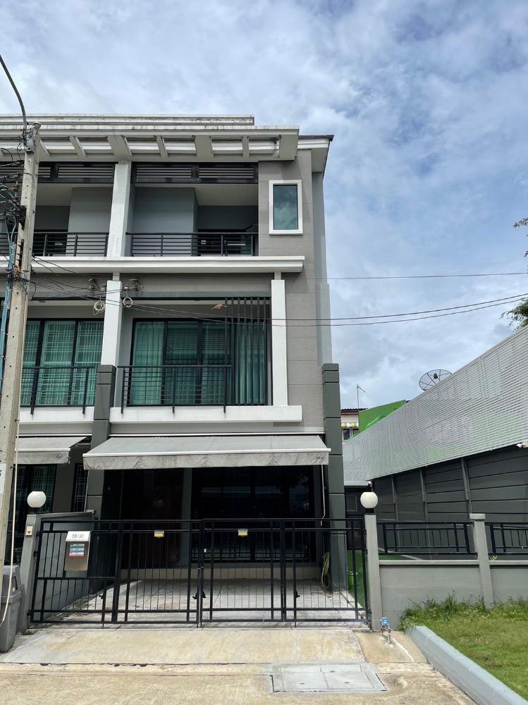 For SaleTownhouseRathburana, Suksawat : Baan Klang Muang Suksawat / 3 Bedrooms (SALE) PUP229