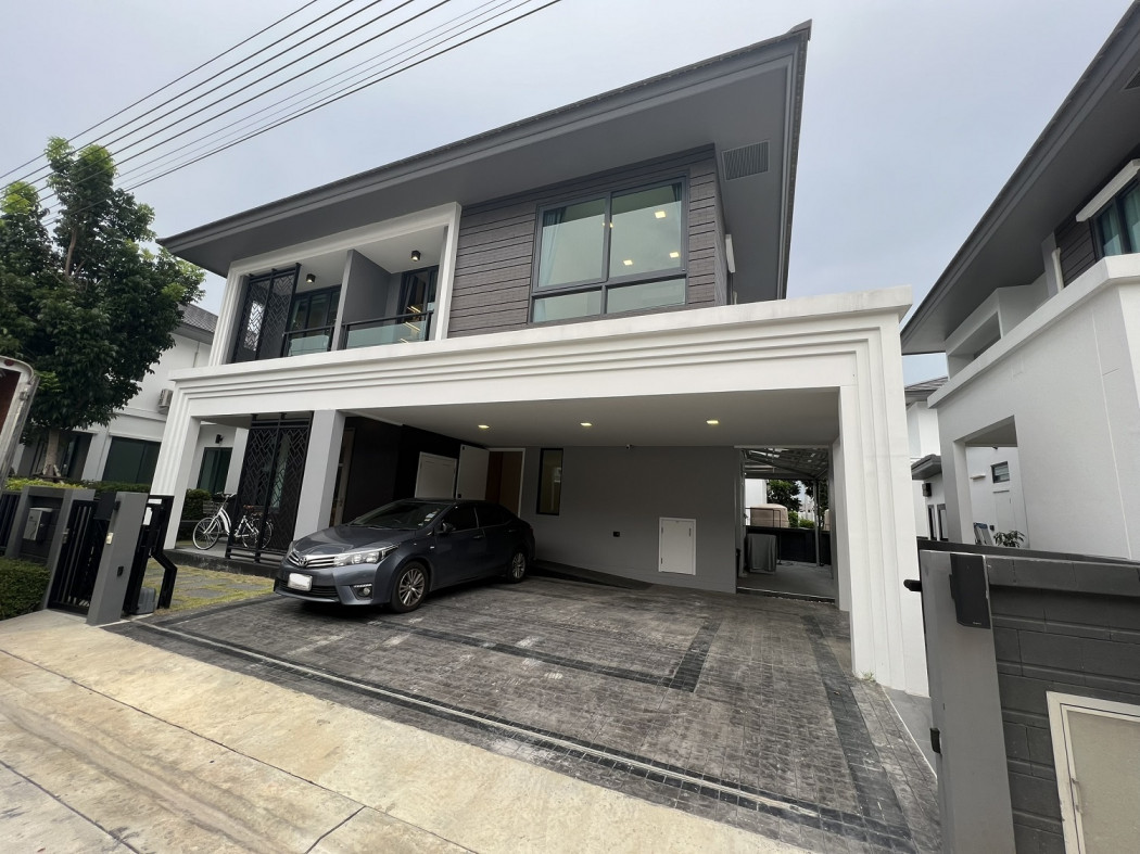 For RentHouseBangna, Bearing, Lasalle : Luxury house for rent, Grand Britania Bangna Km.12, area 65.1 sq m., 4 bedrooms, 5 bathrooms, usable area 255 sq m., fully furnished, close to amenities.