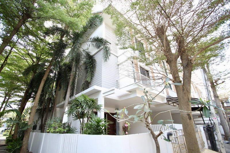 For SaleTownhouseOnnut, Udomsuk : For Sale Bangkok House Areeya Mandarina Sukhumvit 77 BTS On Nut Suan Luang BRE7127