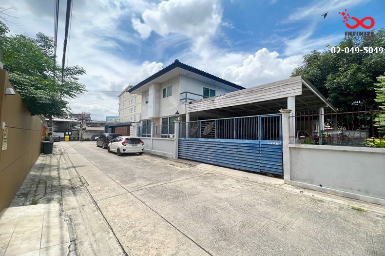 For SaleHouseLadprao, Central Ladprao : 2-storey detached house for sale, 114 square meters, Pradit Manutham Road. Soi Sangkhom Synthet 6