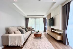 For RentCondoOnnut, Udomsuk : M Ville Sukhumvit 61 - Fully Furnished 2 Beds Unit for Rent!