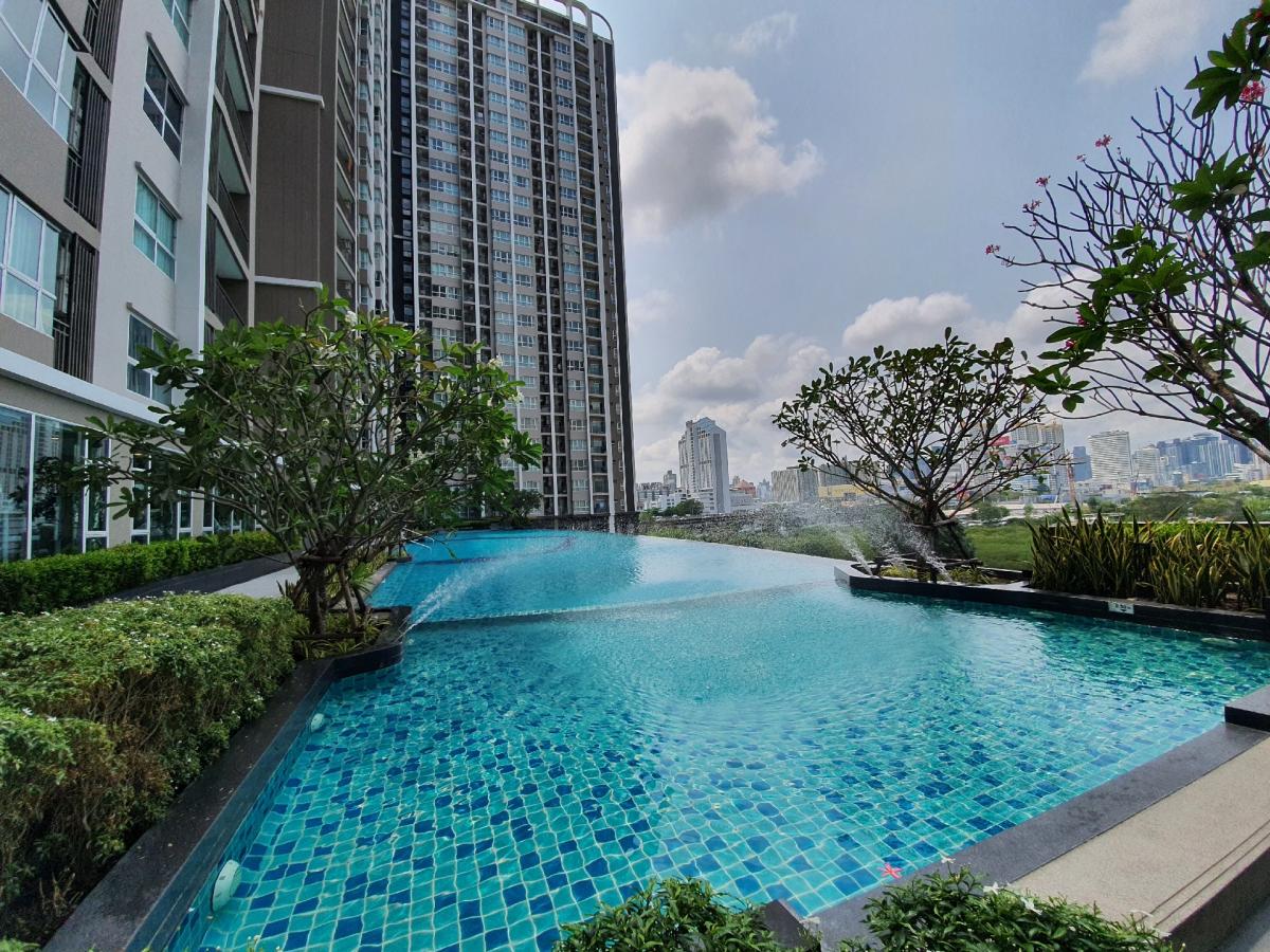 For SaleCondoRama9, Petchburi, RCA : For sale, the most beautiful room, the cheapest price, Supalai Veranda Rama 9, Studio room, 30 sq m, 15th floor, Building A, Building B, pool view, the most beautiful, only 2.49 million baht.