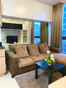 For RentCondoWongwianyai, Charoennakor : Ideo Sathorn-Taksin Condominium fully furnished, 37.5 square meters, corner room.