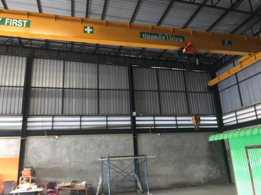 For SaleWarehousePathum Thani,Rangsit, Thammasat : Warehouse and office for sale The crane can hold 5 tons. 2 trailer trucks can enter. Parking for 10 cars