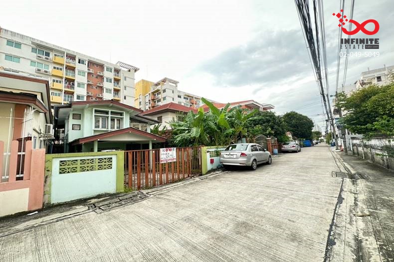 For SaleHouseSapankwai,Jatujak : 2-story detached house for sale, Soi Lat Phrao 29, Lat Phrao Road.