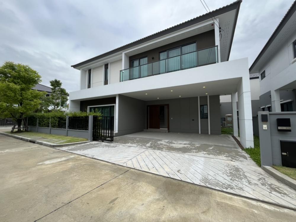 For RentHouseVipawadee, Don Mueang, Lak Si : For rent, corner detached house, Centro Vibhavadi, near Harrow International School, newly decorated, ready to move in.