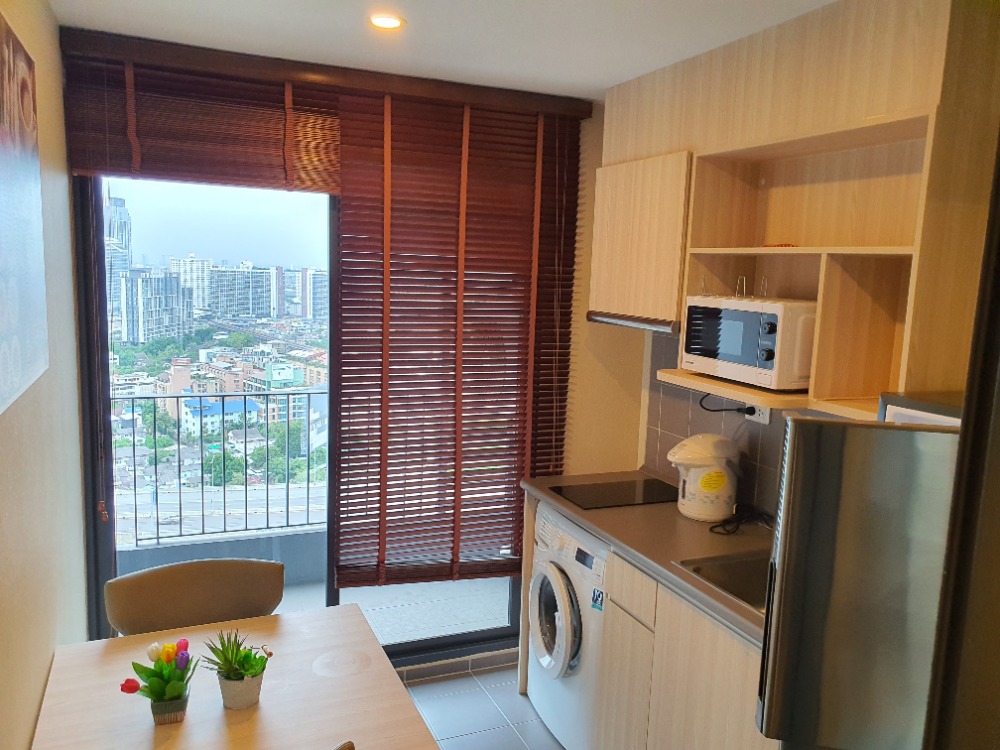 For RentCondoBangna, Bearing, Lasalle : Rent Ideo O2 Ideo O2 Building A, 25th floor, closed kitchen, 1 bedroom, high floor, city view, 33 sqm, fully furnished, fully furnished + electrical appliances, the best in Bangna area !!!