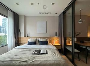 For RentCondoWitthayu, Chidlom, Langsuan, Ploenchit : Life One Wireless :35 sq m. 8th floor, BTS Ploenchit, beautiful room, fully furnished soft creamy white furniture, complete electrical appliances