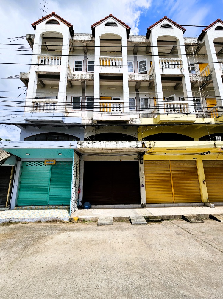 For SaleShophouseKorat Nakhon Ratchasima : For sale-rent, 1 commercial building (doing business + living)