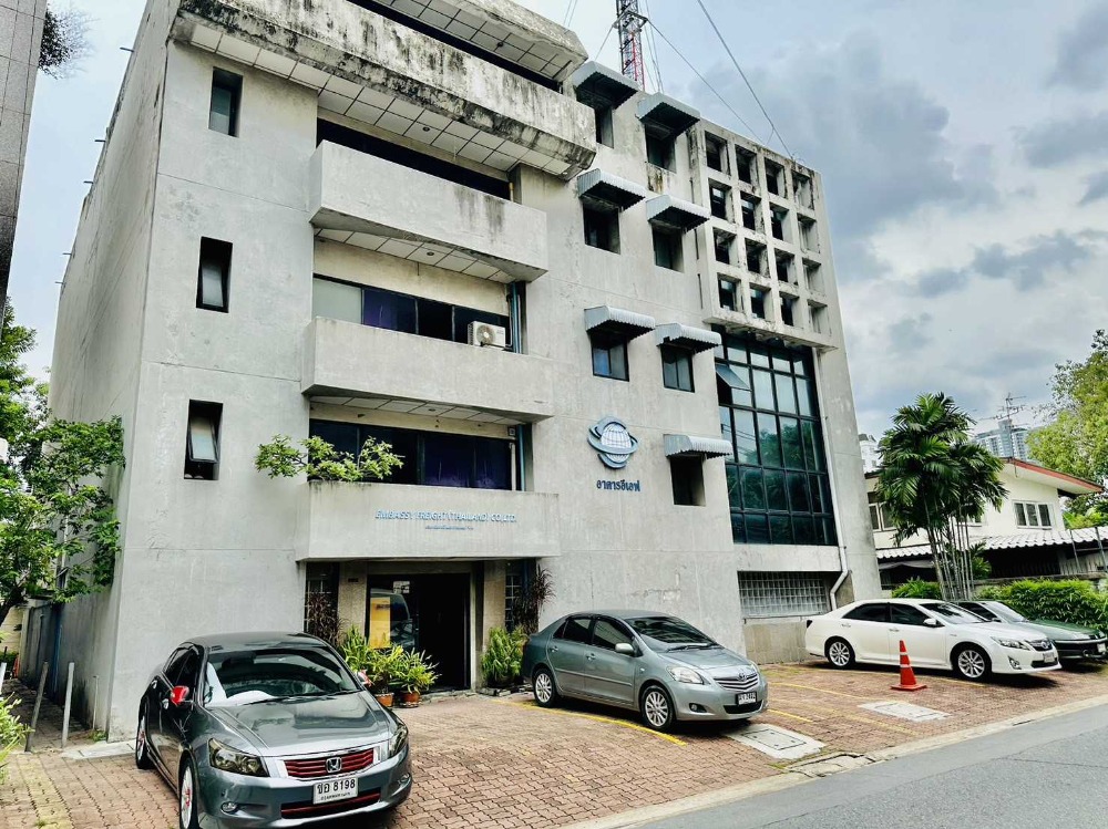 For SaleShophouseRama9, Petchburi, RCA : L080136 Commercial building for sale, 5 floors, 164.80 square meters, Soi Soonvijai 4 (Rama 9 Soi 26)