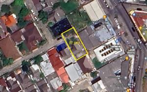 For SaleLandMin Buri, Romklao : Land for sale with house, size 87 sq m, corner plot, Soi Ramkhamhaeng 110, Saphan Sung District, Bangkok.