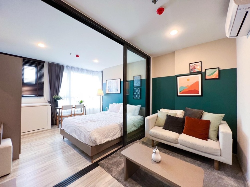 For RentCondoRatchadapisek, Huaikwang, Suttisan : XT Huaikhwang: 30 sq m, 25th floor (One bedroom),★full electrical appliances, 75 meters to MRT Huai Khwang.Beautiful common areas,rooftop pool, gym, foodtrucks during the weekend.