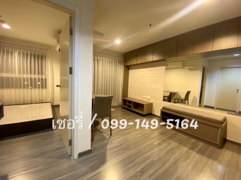 For RentCondoSamut Prakan,Samrong : LV091 Rent/Sell The Trust Condo @ BTS Erawan, swimming pool view With furniture  Built-in throughout the entire room The central part is complete. Next to BTS Erawan, very new room / call 099-149-5164