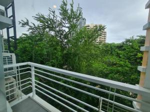 For SaleCondoPattaya, Bangsaen, Chonburi : Beachfront condo for sale, Neo Seaview at Jomtien