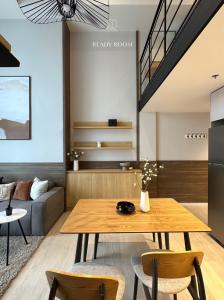 ให้เช่าคอนโดสีลม ศาลาแดง บางรัก : 📌For RENT เช่า | The Lofts Silom - 1BR Loft Type (34+13sqm), 35,000 THB