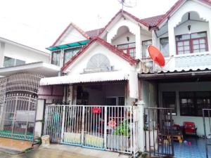 For SaleTownhouseKaset Nawamin,Ladplakao : Townhouse for sale, 2 floors, 16 sq m, Ranee Village, Soi Nawamit 135, Intersection 2-2, Nuanchan Subdistrict, Bueng Kum District, 2 bedrooms, 2 bathrooms, near Max Value Nawamit.