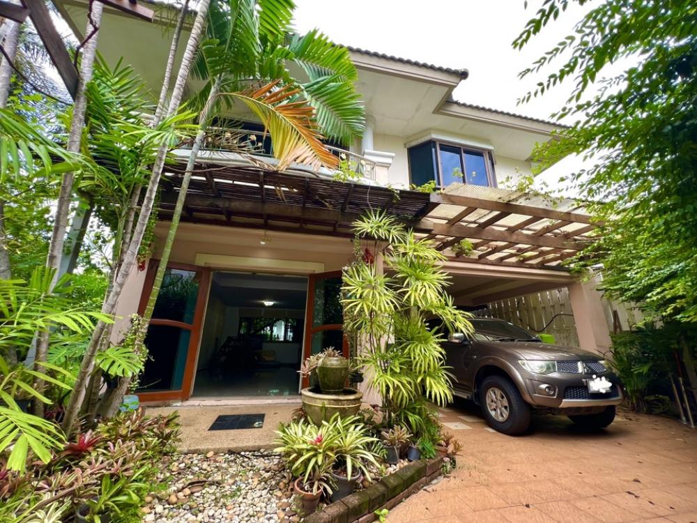 For SaleHousePinklao, Charansanitwong : Urgent sale‼️Single house, good atmosphere The back of the house is next to the canal, cafe style / garden house along the canal. 🌳Supalai Orchid Park Village 2, Soi Bang Waek 81, size 80 wa, 3 bedrooms, 2 bathrooms.