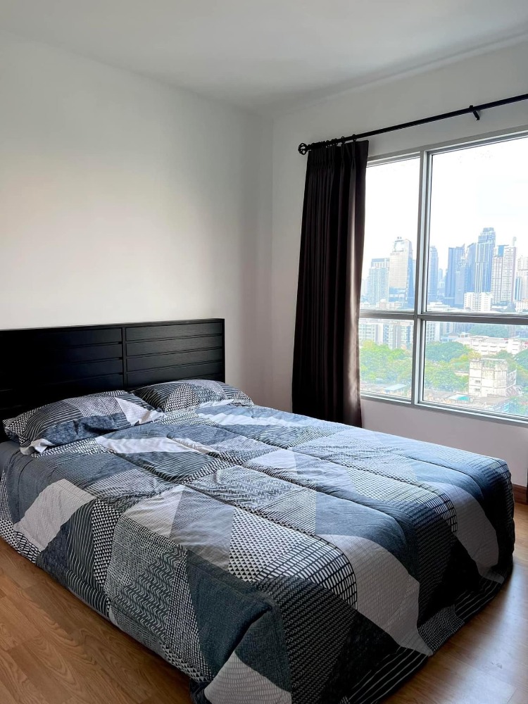 For RentCondoKhlongtoei, Kluaynamthai : 1 bedroom  1 bathroom 29 sqm., 18th floor, city view, few minutes walk from BTS Ekkamai Station, Bangkok University International College.10min walk from the gateway shopping mall, @Aspire Rama 4