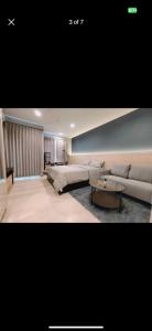 For RentCondoWitthayu, Chidlom, Langsuan, Ploenchit : Life One Wireless :28 sq m. 38th floor, BTS Ploenchit, beautiful room, fully furnished soft creamy white furniture, complete electrical appliances