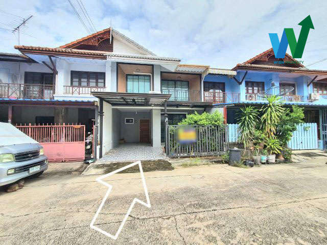 For SaleTownhouseNonthaburi, Bang Yai, Bangbuathong : Pruksa 3 Nonthaburi sells cheaper than the market. Renovated the whole house, Soi 24/3, has 3 bedrooms, 2 bathrooms, near Wat Lat Pla Duk, Yi Loan for free, remaining loan money.