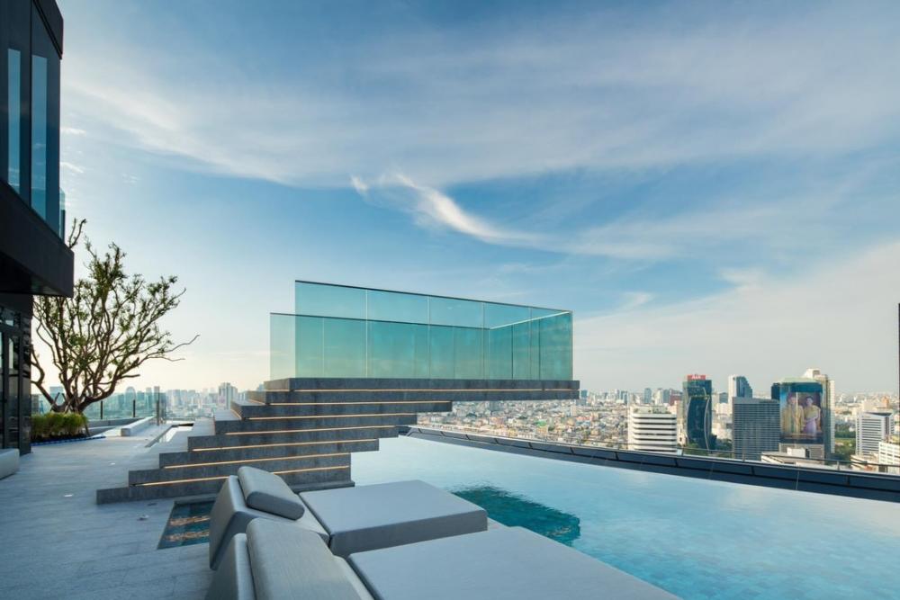 For SaleCondoRama9, Petchburi, RCA : Selling at a loss: Ashton Rama9 Asoke, easy installments 18,000/month, 0 baht down payment, buy directly from the Ananda project.