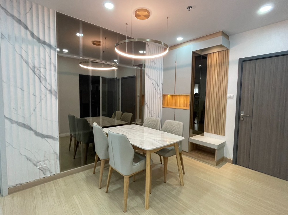 For RentCondoRamkhamhaeng, Hua Mak : Condo for rent, Supa Veranda Ramkhamhaeng, size 59 sq m, 2 bedrooms, 2 bathrooms, east side, beautiful built-in furniture and electrical appliances, ready to move in