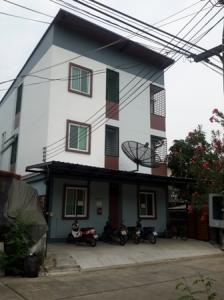 For RentBusinesses for saleChaengwatana, Muangthong : Srisuk SD Apartment for rent, Soi Tiwanon-Pak Kret 46, near Robinson Srisamarn, Pak Kret, Nonthaburi.