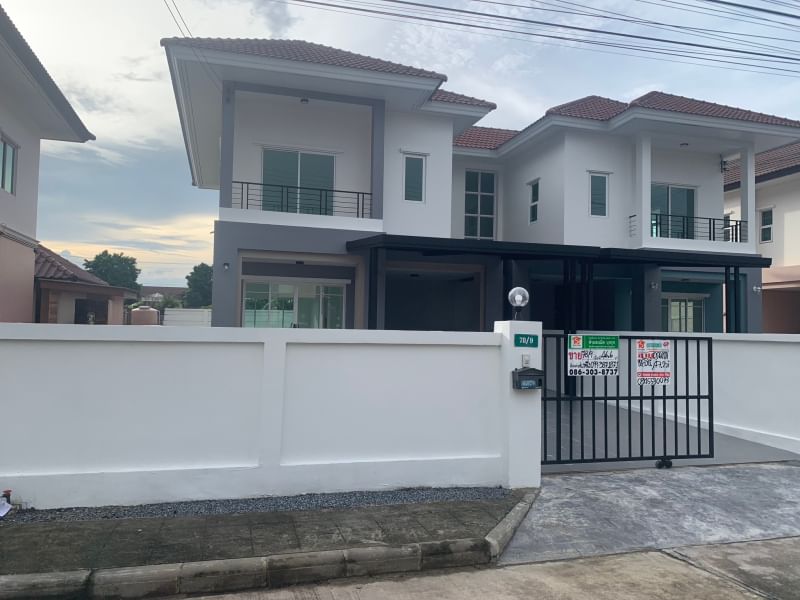 For SaleHouseMin Buri, Romklao : For sale cheap, 2-story twin house, Piam Phirom Village, Mitmaitri Road 2-4, area 46.6 sq m, 3 bedrooms, 2 bathrooms.