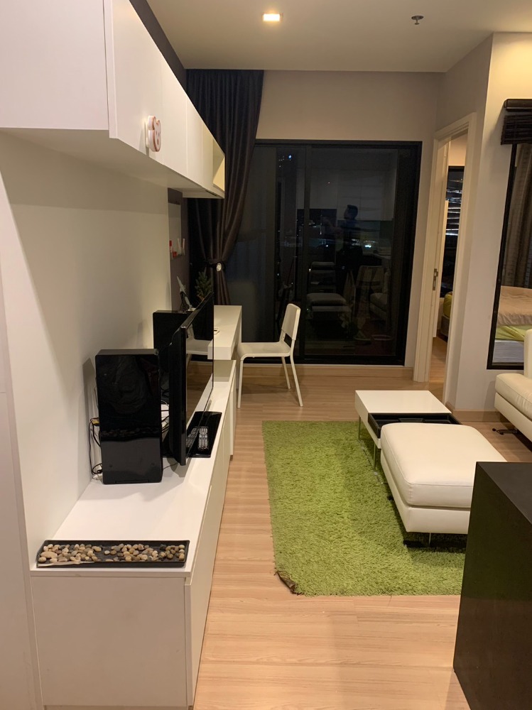 ขายคอนโดวงเวียนใหญ่ เจริญนคร : Urbano Absolute Sathon - Taksin / 1 Bedroom (FOR SALE), เออร์บาโน่ แอบโซลูท สาทร - ตากสิน / 1 ห้องนอน (ขาย) DO076