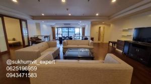 For RentCondoSukhumvit, Asoke, Thonglor : BTS Thonglor for rent, luxury apartment 285 sq m., 3 bedrooms, 1 office room, 4 bathrooms, fitness center, swimming pool.