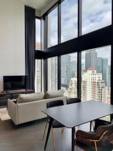 ให้เช่าคอนโดสีลม ศาลาแดง บางรัก : 📌For RENT เช่า | The Lofts Silom - 2BR Loft Type (54+14sqm), 50,000 THB