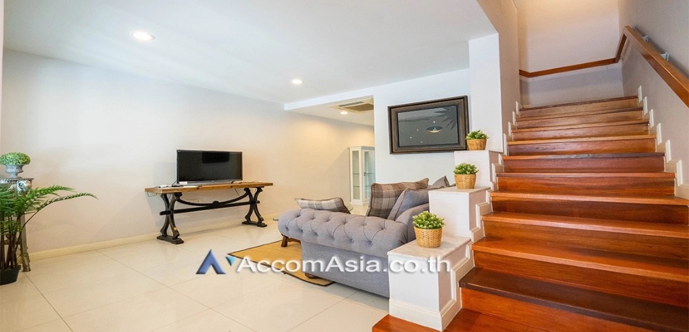 ให้เช่าทาวน์เฮ้าส์/ทาวน์โฮมสุขุมวิท อโศก ทองหล่อ : Pet-friendly | 3 Bedrooms Townhouse for Rent in Sukhumvit, Bangkok near BTS Asok - MRT Sukhumvit at In Home Luxury Residence (13000796)